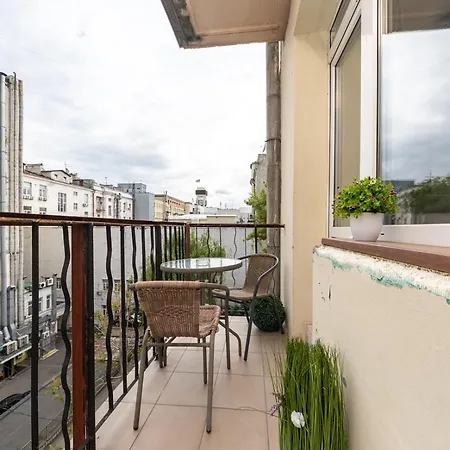 Apartment затишна на майдані, крещатик Kyiv